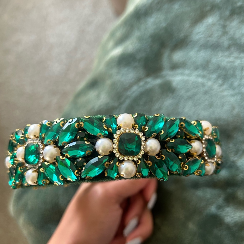 Women green rhinestone head band